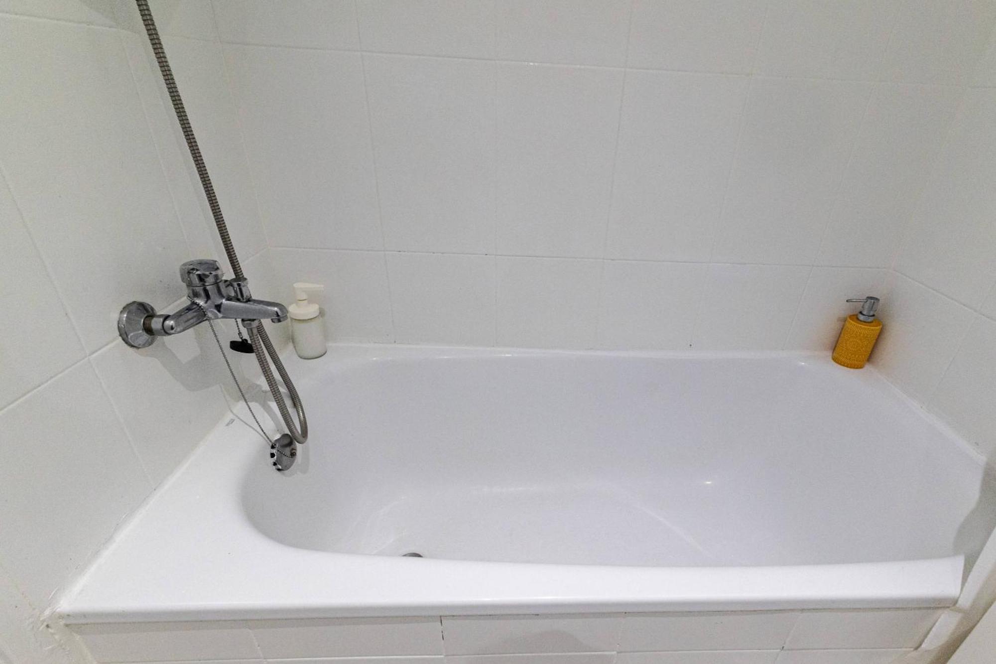 Serene 2-bedroom Flat With Garden View In Benfica Lisbon